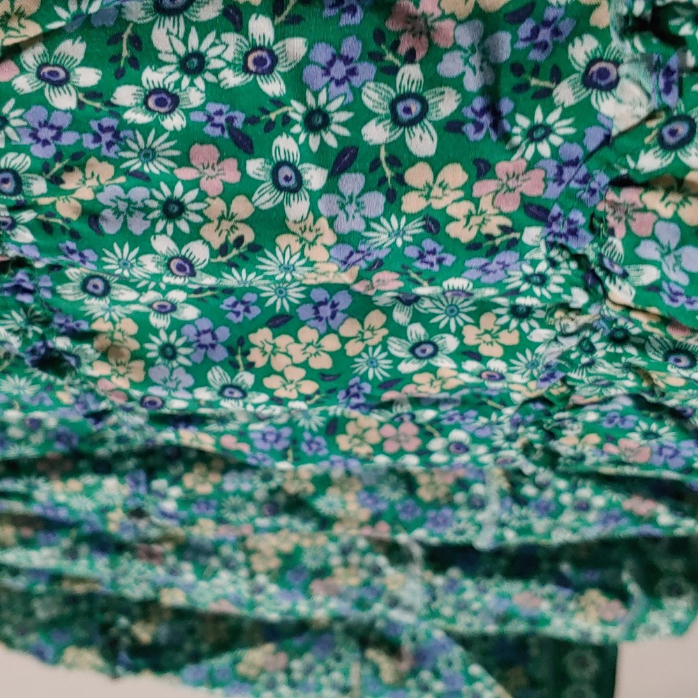 Max Studio Skirt Size: M✨️ Moving end of January 2025! Everything must go✨️
